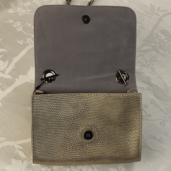 NWT Circus Sam Edelman Gold Snakeskin Look Purse/Black Crossbody Chain/Clutch - Picture 11 of 13